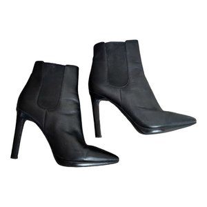 MICHAEL Michael Kors Black Pointed Toe Leather Ankle Booties